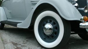 1934-plymouth-convertible-tyre