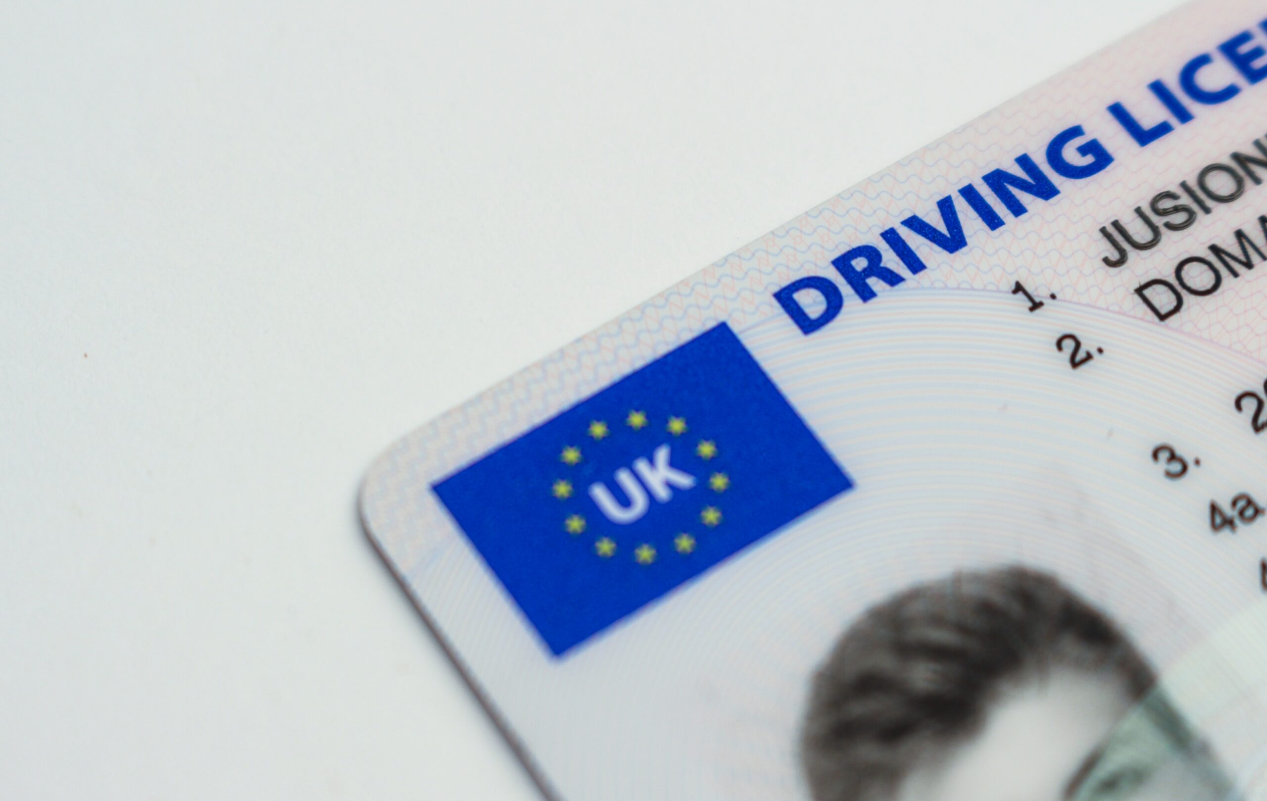 Permis de conduire en plastique de l'Union Européenne. Points du permis de conduire.