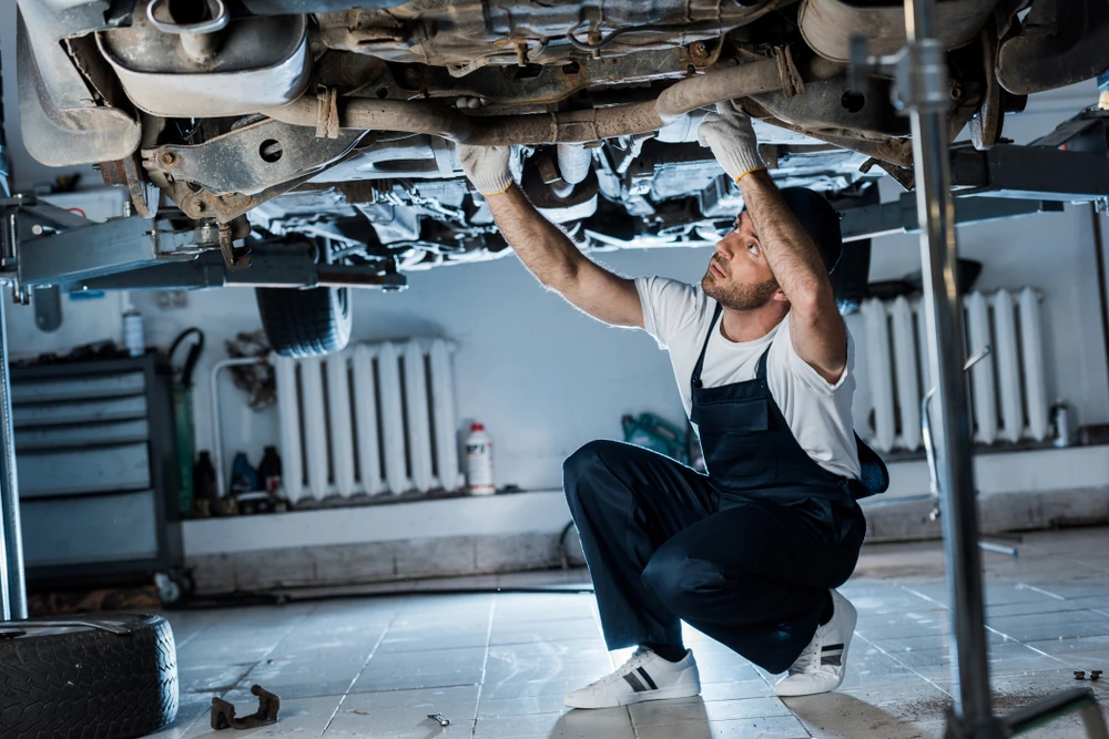 En 2025, certaines réparations de voiture deviennent très coûteuses. Voici les cinq plus chères et les conseils essentiels pour éviter ces dépenses.